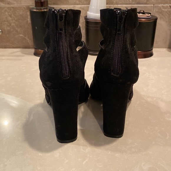 Open toe caged heel - Picture 3 of 5